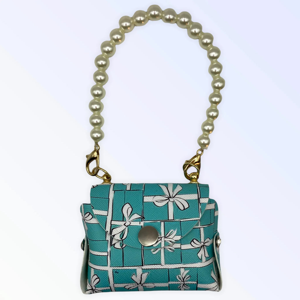Sniffany & Co. |  Pearl Handle Pick Up Bag